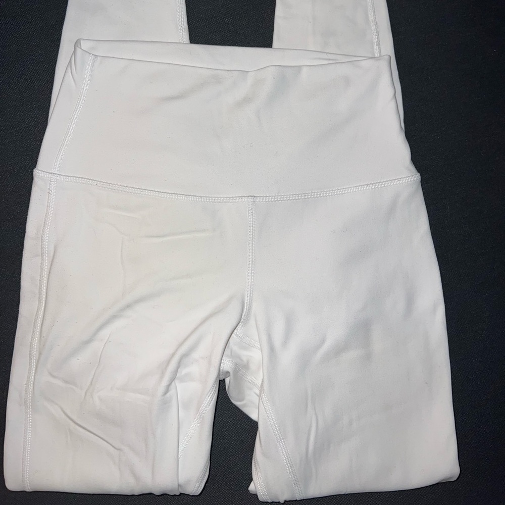 WHITE LULULEMON ALIGN HR LEGGINGS